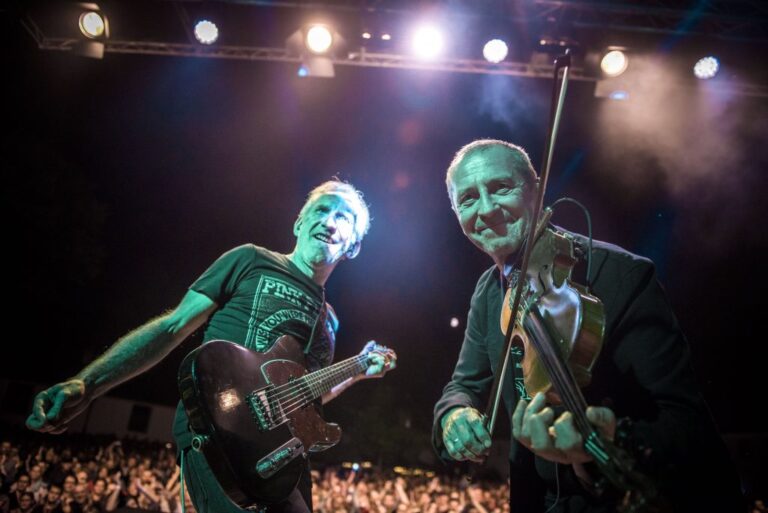 Zahraj si jako předkapela na koncertě Čechomoru!